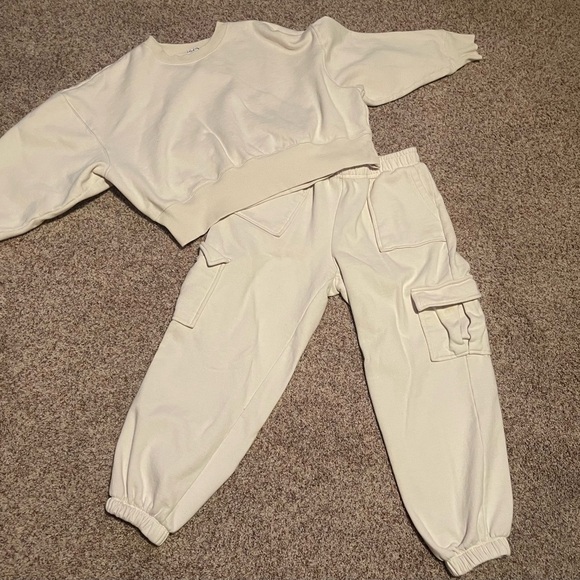 Kids Cream Jogger Set - Picture 1 of 1